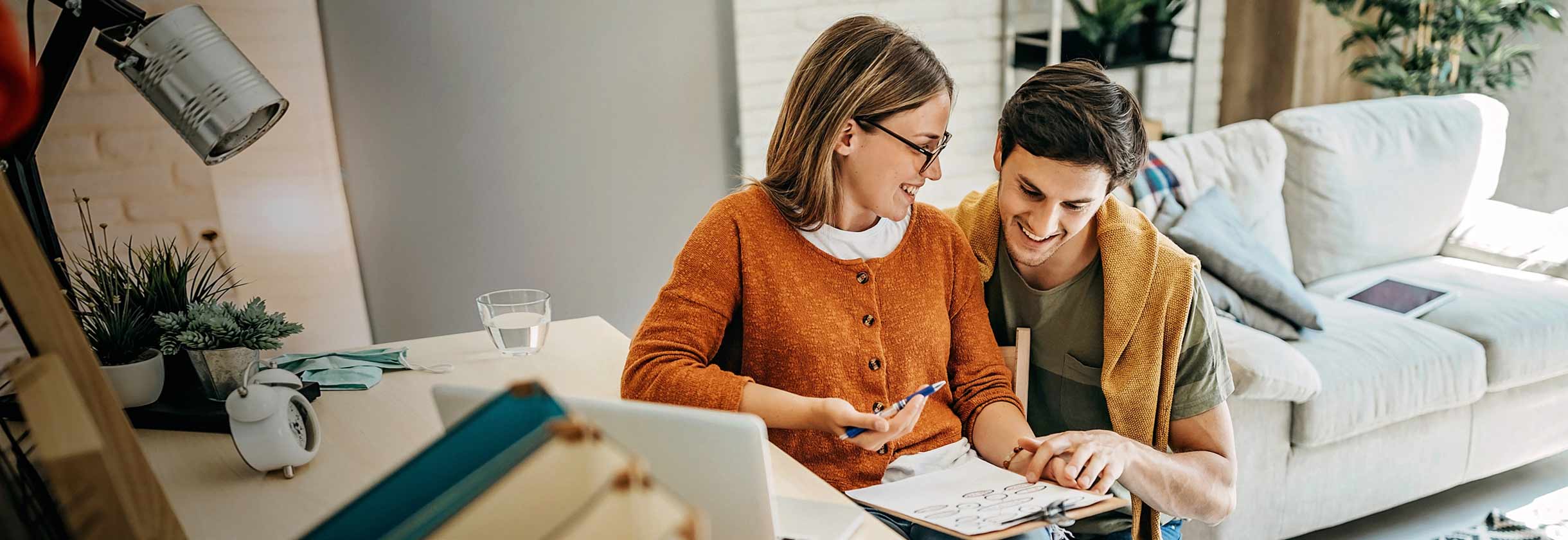 Couple setting financial goals